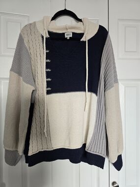BKE Colorblock Hooded Sweater in Navy, Cream & Gray